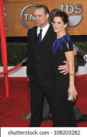 LOS ANGELES, CA - JANUARY 23, 2010: Sandra Bullock & Jesse James at the 16th Annual Screen Actor Guild Awards at the Shrine Auditorium.