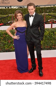 LOS ANGELES, CA - JANUARY 30, 2016: Actress Sarah Hyland & Dominic Sherwood At The 22nd Annual Screen Actors Guild Awards At The Shrine Auditorium