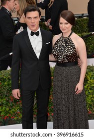 LOS ANGELES, CA - JANUARY 30, 2016: Finn Wittrock & Sarah Roberts At The 22nd Annual Screen Actors Guild Awards At The Shrine Auditorium.