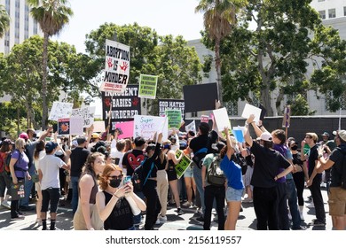 Los Angeles, CA - May 14 2022: Counter Protesters At The Bans Off Our Bodies Abortion Rights Rally