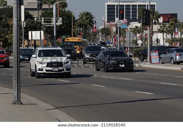 Los Angeles, CA- Nov 14 2021: South\
Sepulveda Blvd full of cars on a busy afternoon.\
