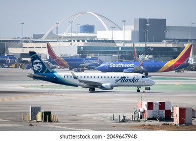 Los Angeles, CA: September 14, 2021:   An Alaska Airlines Passenger Plane Landing At Los Angeles International Airport (LAX). Alaska Airlines Was Founded In 1932.