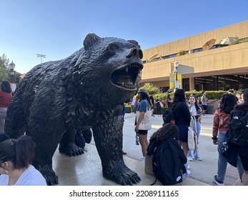 Los Angeles, CA: September 28, 2022: UCLA Students Near The Bruin Bear.  UCLA Is A Public University In Los Angeles.