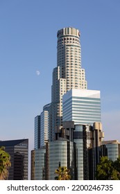 Los Angeles, CA - September 3 2022:  Moon Rising Behind US Bank Building In Los Angeles