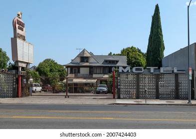 Los Angeles, CA USA - June 18, 2021: An Old Abandoned Hotel On Sunset Boulevard Near Hollywood