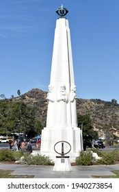 LOS ANGELES, CALIFORNIA - 12 FEB 2020: Astronomers Monument And Sundial At The Griffith Park Observatory. Copernicus, Galileo, Kepler, Newton, Herschel And Hipparchus Are Featured. 