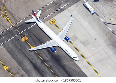 Los Angeles, California - April 14, 2019: Aerial View Of A Delta Air Lines Airbus A321 Airplane At Los Angeles Airport (LAX) In The United States.