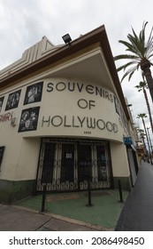 Los Angeles, California - March 28, 2020: A Souvenirs Of Hollywood Tourist Gift Store, Featuring The Golden Age Of Hollywood Icons.