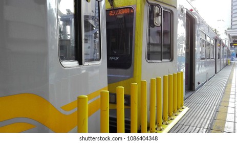 Los Angeles, California - May 8, 2018: Los Angeles Metro Rail Train Stopped At The Metro Station Platform