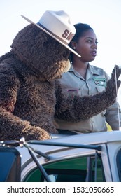 Los Angeles, California / United States Of America - 26 September 2014: Smokey The Bear On Top Of A Truck