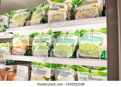 Los Angeles, California, United States - 03-18-2021: A View Of Several Packages Of Green Giant Frozen Vegetables, On Display At  Local Grocery Store.