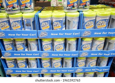 Los Angeles, California, United States - 04-06-2021: A View Of Several Containers Of OxiClean Multi Surface Cleaning Wipes, On Display At A Local Big Box Grocery  Store.