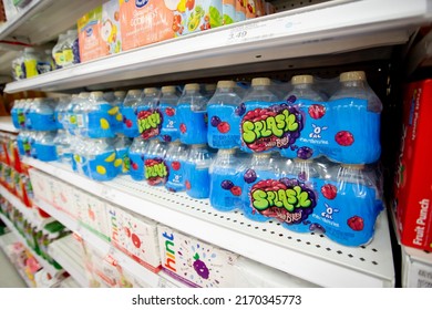 Los Angeles, California, United States - 05-20-2022: A View Of Several Cases Of Splash Blast Flavored Water, On Display At A Local Grocery Store.