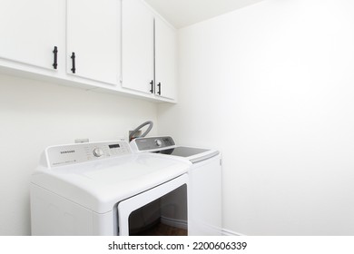 Los Angeles, California, United States - 05-20-2022: A View Of A Laundry Room, Featuring Washer And Dryer Appliances.