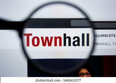 Los Angeles, California, USA - 21 Jule 2019: Illustrative Editorial Of TOWNHALL Website Homepage. TOWNHALL.COM Logo Visible On Display Screen.