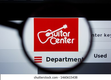 Los Angeles, California, USA - 21 Jule 2019: Illustrative Editorial Of GUITAR CENTER Website Homepage. GUITARCENTER.COM Logo Visible On Display Screen.