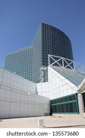 LOS ANGELES, CALIFORNIA, USA - APRIL 16, : The Convention Center In Downtown Los Angeles On April 16, 2013.  The Annex Designed By Architect James Ingo Freed Makes The Total Space 720,000 Sq Ft