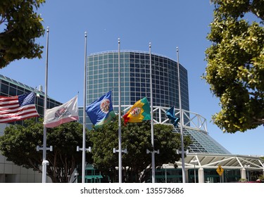 LOS ANGELES, CALIFORNIA, USA - APRIL 16, :The Convention Center In Downtown Los Angeles On April 16, 2013.  The Annex Designed By Architect James Ingo Freed Makes The Total Space 720,000 Sq Ft