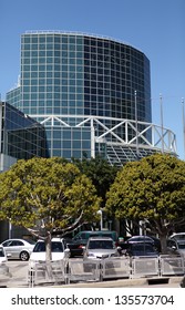 LOS ANGELES, CALIFORNIA, USA - APRIL 16 : The Convention Center In Downtown Los Angeles On April 16, 2013.  The Annex Designed By Architect James Ingo Freed Makes The Total Space 720,000 Sq Ft