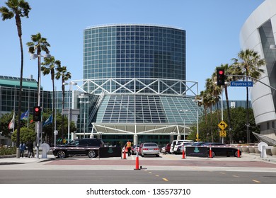 LOS ANGELES, CALIFORNIA, USA - APRIL 16 :The Convention Center In Downtown Los Angeles On April 16, 2013.  The Annex Designed By Architect James Ingo Freed Makes The Total Space 720,000 Sq Ft