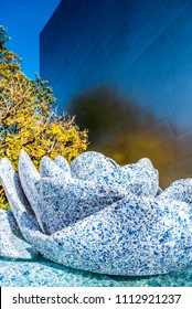 Los Angeles, California / USA - March 4 2018: A Large Fountain Made Out Of Blue Delft Porcelain Is Frank Gehry's Tribute To Lillian Disney In The Blue Ribbon Garden At The Walt Disney Concert Hall. 