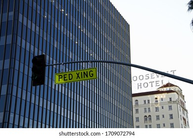 Los Angeles, CA/US - Nov 23, 2010 : Street View Of Avenue Of Hollywood Boulevard In Los Angeles.