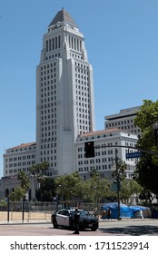 Los Angeles, CA/USA - April 22, 2020: Police Block Streets Around Los Angeles City Hall During The Operation Gridlock Quarantine Protest