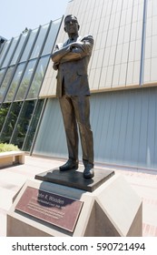 LOS ANGELES, CA/USA - July 16, 2016: Statue Of UCLA Coach John Wooden On The UCLA Campus. UCLA Is A Public University Located In The Westwood Area Of Los Angeles.