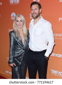 LOS ANGELES - DEC 03:  Julianne Hough And Brooks Laich Arrives To The TrevorLive Los Angeles Gala On December 3, 2017 In Beverly Hills, CA                