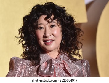 LOS ANGELES - DEC 11: Sandra Oh Arrives For The 19th Annual Asian American Awards On December 11, 2021 In Beverly Hills, CA