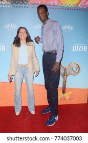 LOS ANGELES - DEC 12:  Ralph Sampson At The Cirque Du Soleil Presents LA Premiere Event Of 