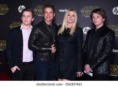 LOS ANGELES - DEC 14:  Rob Lowe, Sheryl Berkoff, John Owen Lowe & Matthew Lowe arrives to the "Star Wars: The Force Awakens" World Premiere  on December 14, 2015 in Hollywood, CA.                