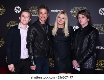 LOS ANGELES - DEC 14:  Rob Lowe, Sheryl Berkoff, John Owen Lowe & Matthew Lowe arrives to the "Star Wars: The Force Awakens" World Premiere  on December 14, 2015 in Hollywood, CA.                
