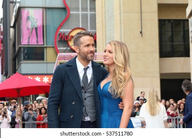 LOS ANGELES - DEC 15:  Ryan Reynolds, Blake Lively at the Ryan Reynolds Hollywood Walk of Fame Star Ceremony at the Hollywood & Highland on December 15, 2016 in Los Angeles, CA