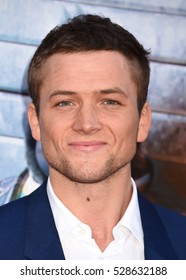 LOS ANGELES - DEC 3:  Taron Egerton Arrives To The 