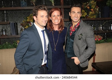 LOS ANGELES - DEC11: Tom Lenk, Elisa Donovan, Scott Nevins At Scott Nevins Presents SPARKLE: An All-Star Holiday Concert To Benefit The Actors Fund On December 11, 2014 In Los Angeles, California