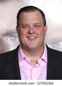 LOS ANGELES - FEB 04:  Billy Gardell Arrives To The 