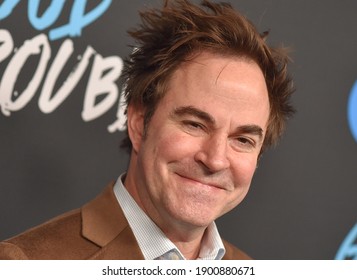 LOS ANGELES - JAN 08:  Actor Roger Bart Arrives For Freeform's 