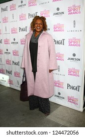 LOS ANGELES - JAN 12:  CCH Pounder Arrives At The 2013 Film Inependent Nominees Brunch At BOA Steakhouse On January 12, 2013 In West Hollywood, CA