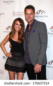 LOS ANGELES - JAN 9:  Chrishell Stause, Justin Hartley At The 