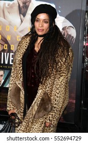 LOS ÁNGELES - 9 DE ENERO:  Lisa Bonet en el estreno "Live By Night" del Teatro Chino de TCL IMAX el 9 de enero de 2017 en Los Ángeles, CA