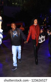 LOS ANGELES - JANUARY 4, 2013: Comedian Kevin Hart Leaving The Staples Center After Lakers/Clippers NBA Basketball Game January 4, 2013 Downtown Los Angeles.