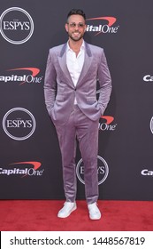 LOS ANGELES - JUL 10:  Zachary Levi Arrives To ESPY Awards 2019  On July 10, 2019 In Hollywood, CA