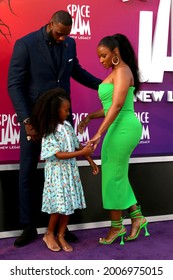 LOS ANGELES - JUL 12:  LeBron James, Zhuri James And Savannah Brinson James At The Space Jam:  A New Legacy Premiere At The Microsoft Theater On July 12, 2021 In Los Angeles, CA