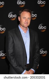 LOS ANGELES - JUL 15:  Chris Harrison At The ABC July 2014 TCA At Beverly Hilton On July 15, 2014 In Beverly Hills, CA