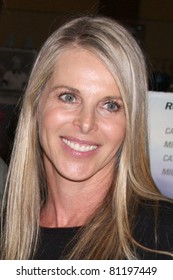 LOS ANGELES - JUL 16:  Catherine Oxenberg At The Hollywood Show At Burbank Marriott Convention Center On July 16, 2011 In Burbank, CA