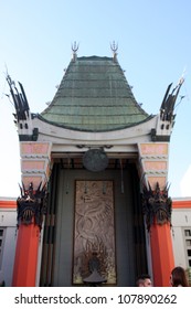 LOS ANGELES - JUL 17:  Graumans Chinese Theater Exterior Arrives At The 