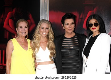 LOS ÁNGELES - 7 DE JULIO:  Kathie Lee Gifford, Cassidy Gifford, Kris Jenner, Kylie Jenner en el estreno "The Gallow" en el Hollywood High School el 7 de julio de 2015 en Los Ángeles, CA