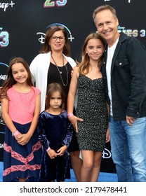 LOS ANGELES - JUL 9:  Chad Lowe, Family At The Zombies 3 Premiere Screening At Barker Hanger On July 9, 2022 In Santa Monica, CA