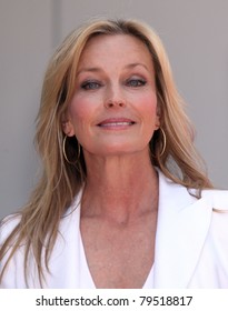 LOS ANGELES - JUN 02:  Bo Derek Walk Of Fame Honors Shania Twain  On June 02,2011 In Hollywood, CA